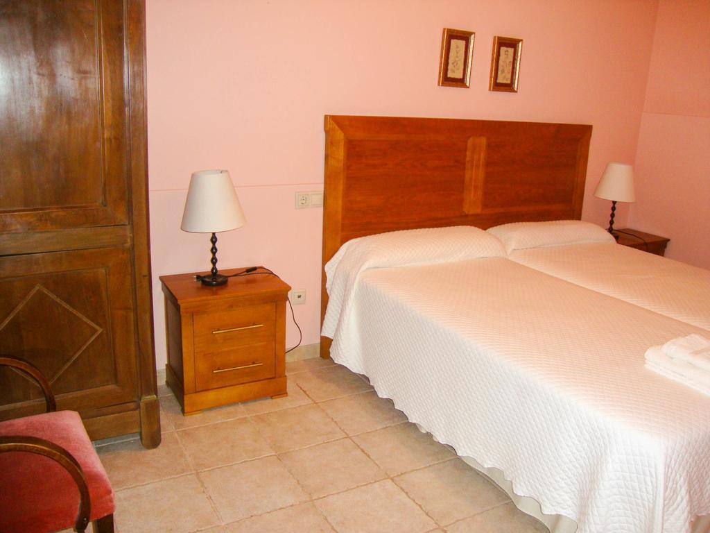 Apartamentos Fandin Ribadeo Chambre photo