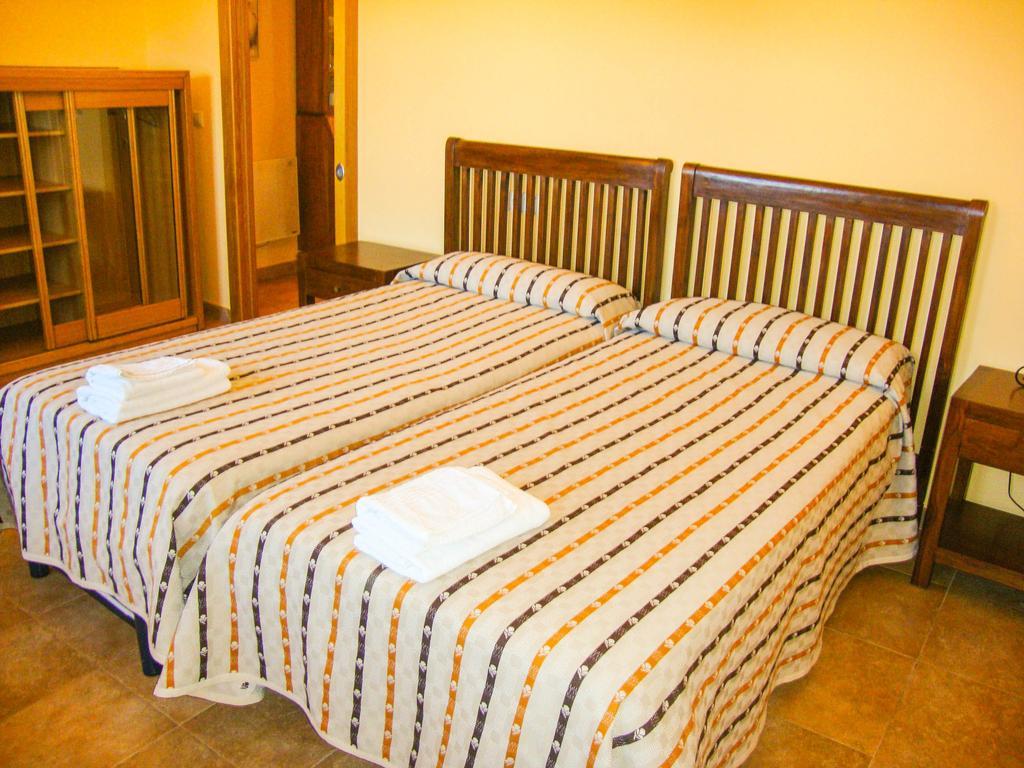 Apartamentos Fandin Ribadeo Chambre photo