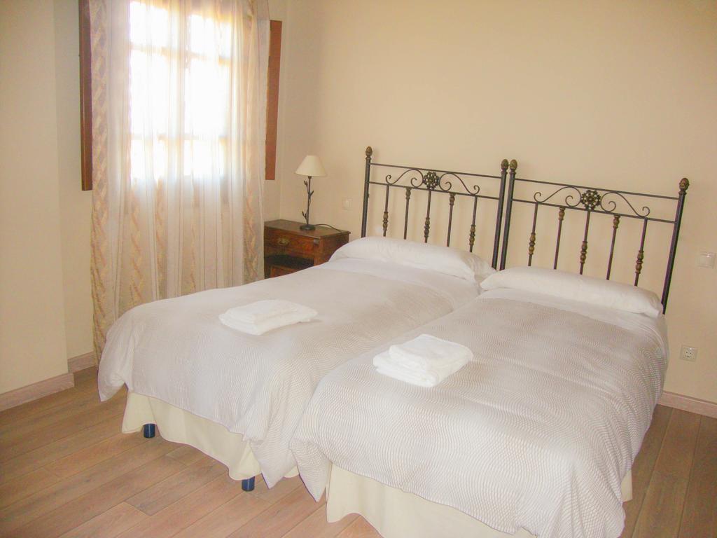 Apartamentos Fandin Ribadeo Chambre photo